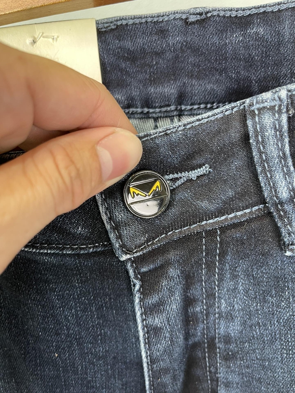 ブランドジーンズ全体デザイン